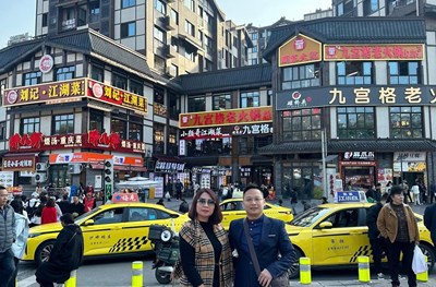 MỘT CÚ ĐIỆN THOẠI LÀM NÊN CẢ HÀNH TRÌNH LỊCH SỬ