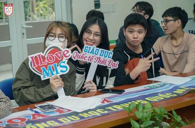 MIS NƠI TIẾNG TRUNG KHÔNG CHỈ LÀ MÔN HỌC, MÀ LÀ CHÌA KHÓA THÀNH CÔNG